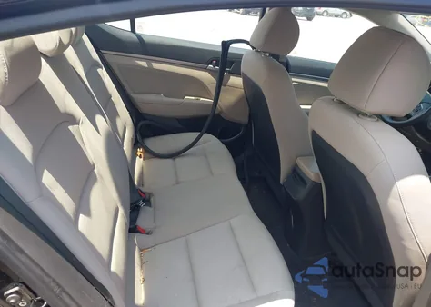 2017 Hyundai Elantra Se z USA, uszkodzony, nr VIN KMHD84LF7HU076817